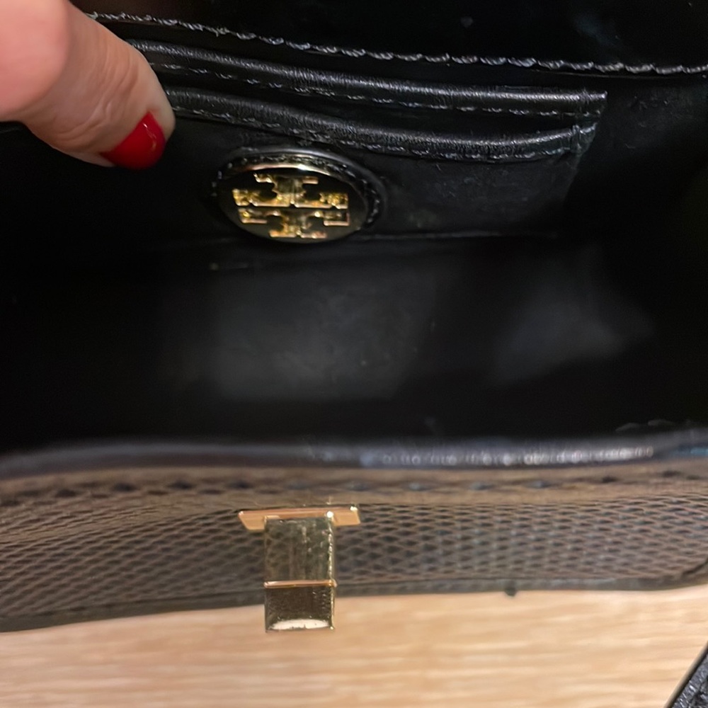 Authentic Tory Burch crossbody bag.